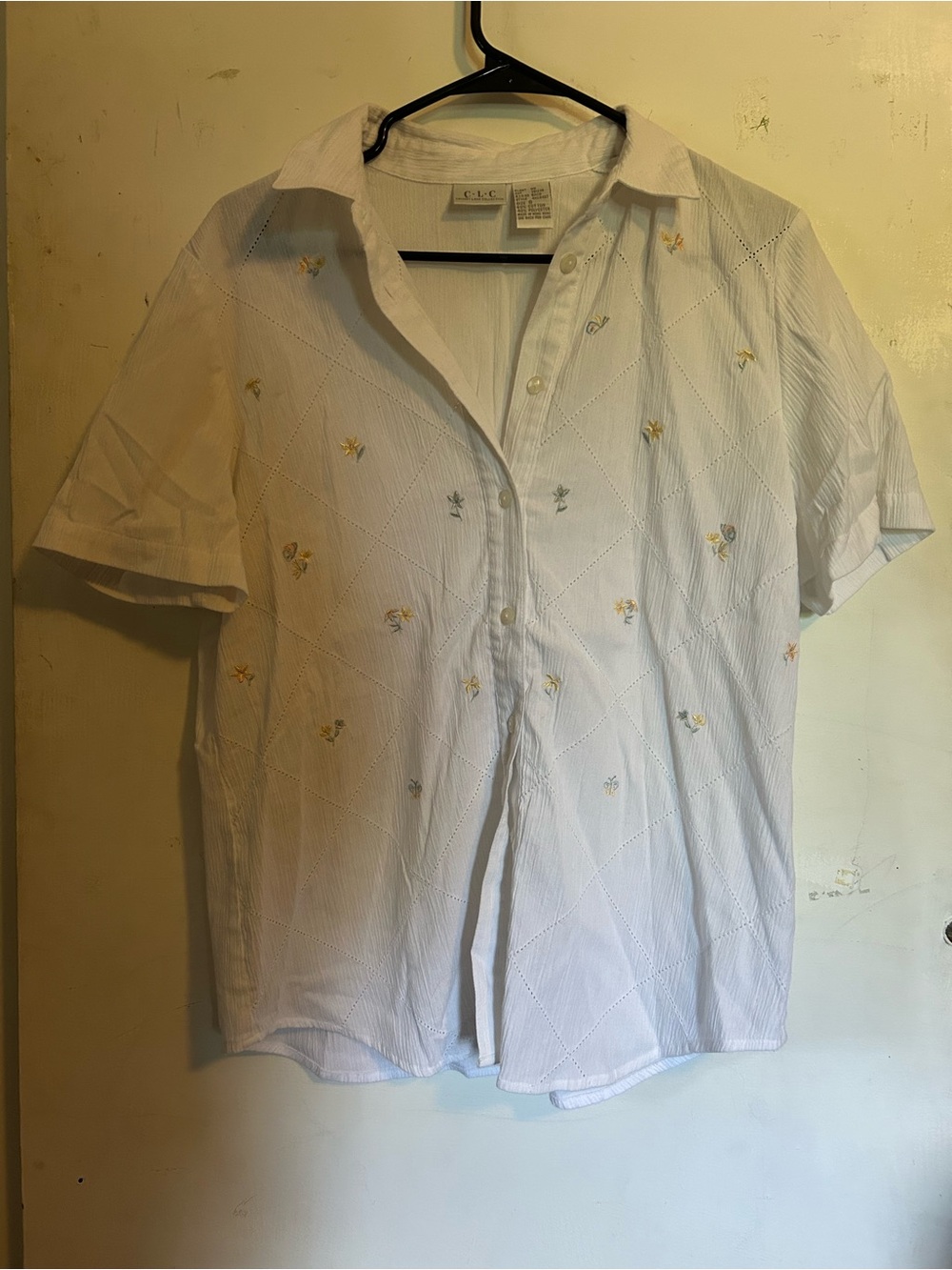 Cricket Lane Collection Women’s Button Up